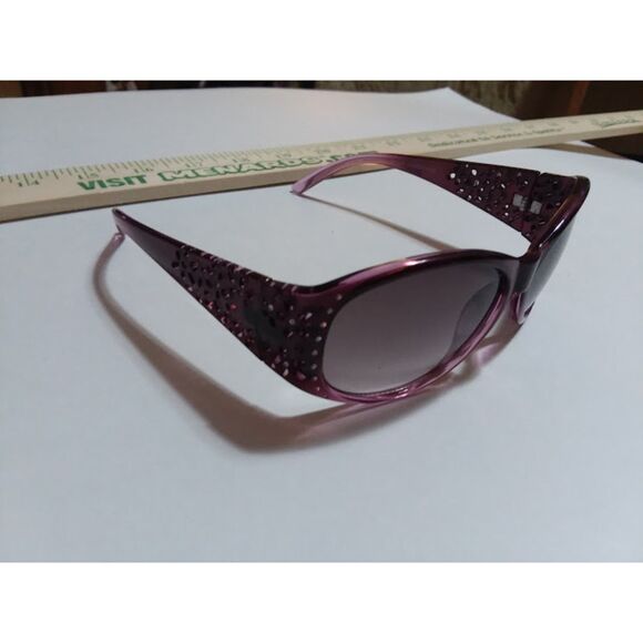 Foster Grant Fashion Sunglasses Purple Floral Laser Cut Out Pattern - Picture 6 of 6